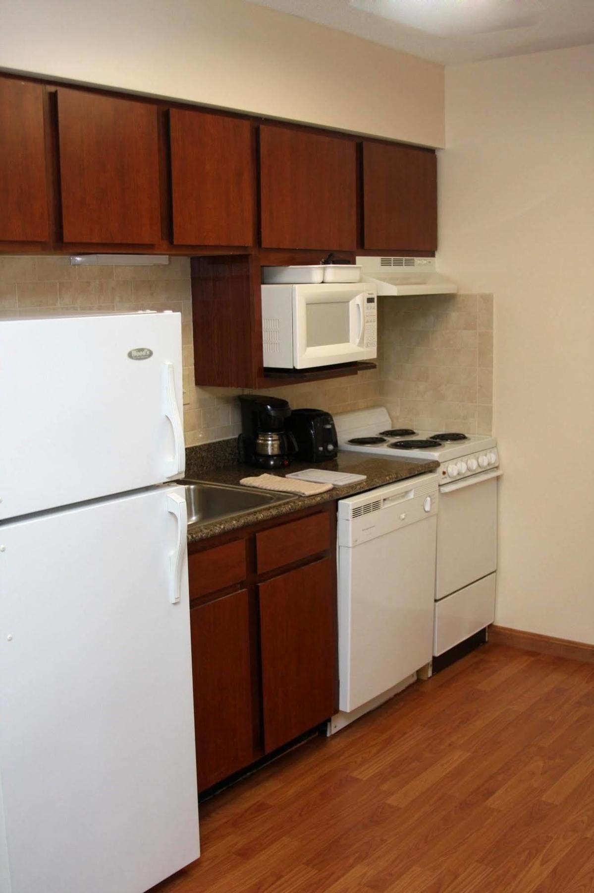 Host Inn An All Suites Hotel Wilkes-Barre Buitenkant foto