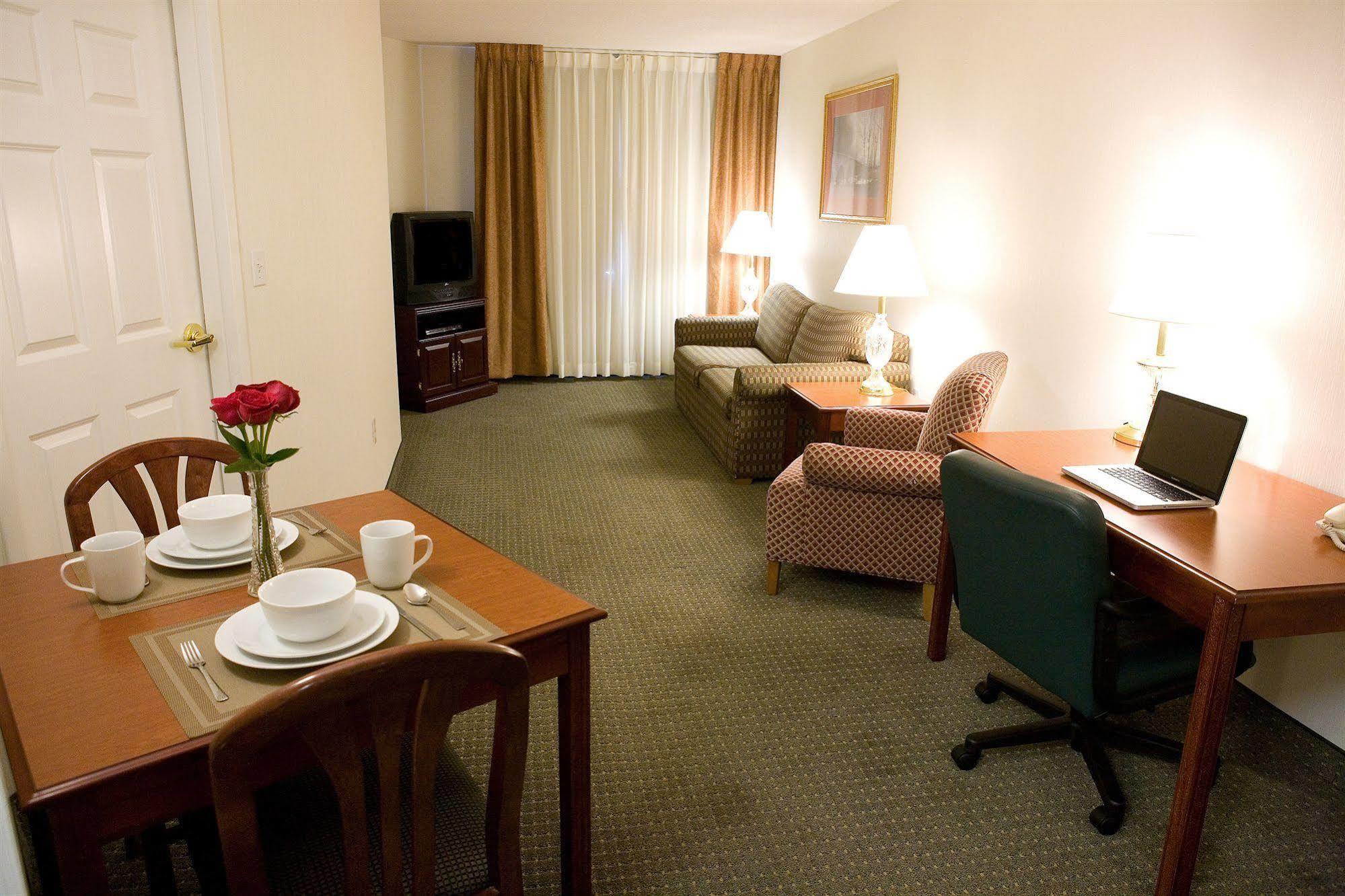 Host Inn An All Suites Hotel Wilkes-Barre Buitenkant foto